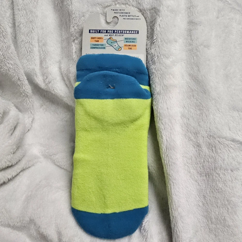 Blue Q Chase The Laser! Cat Padded Sneaker Socks Size Small/Medium